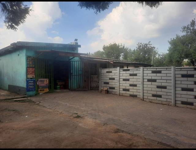 15 BEDROOM HOUSE FOR SALE IN VEREENIGING